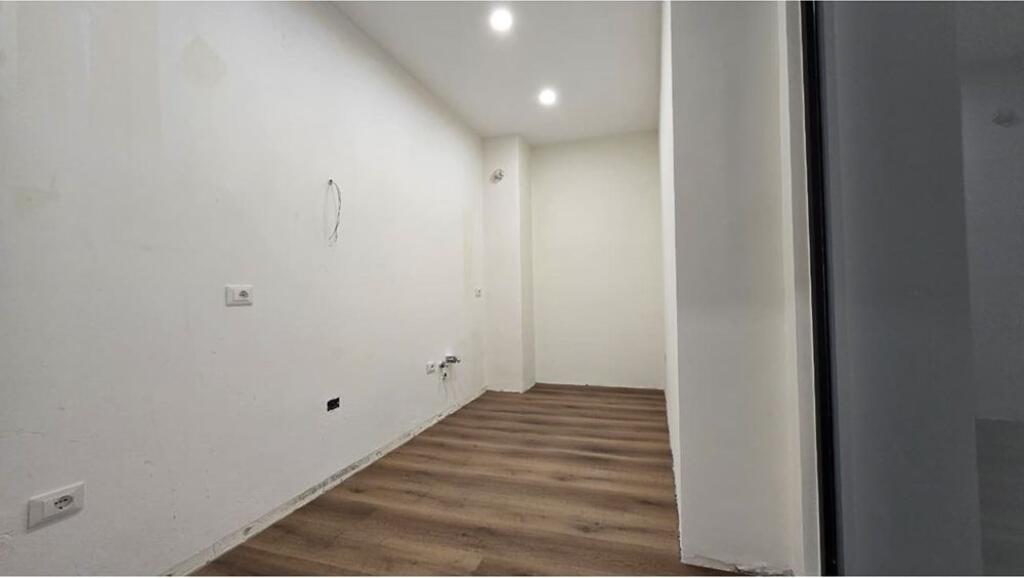 For sale 2+1 + Parking at Liqeni i Thate!