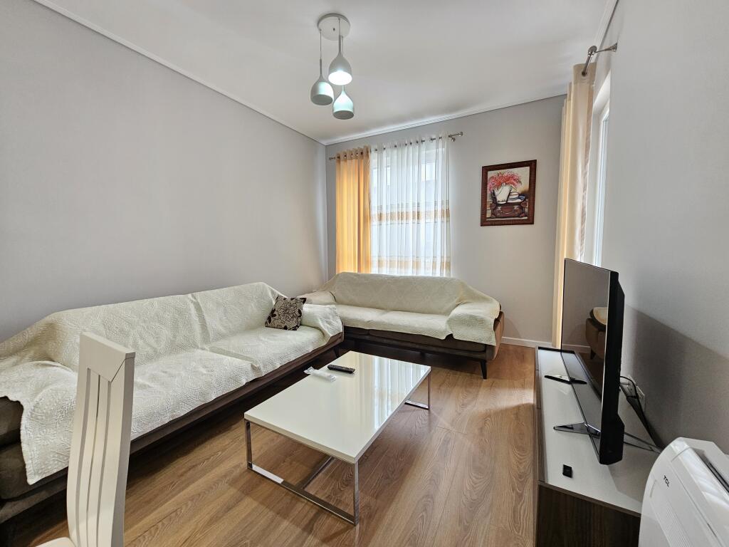 Jepet me qira apartament 1+1 – Univers City