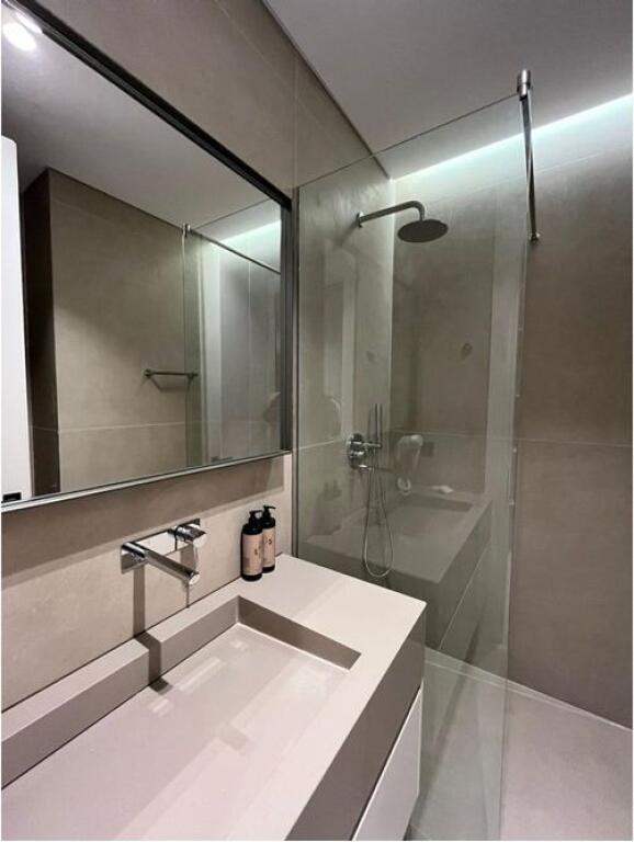 TRE APARTAMENTE TË INVESTUARA PER SHITJE , SELVIA