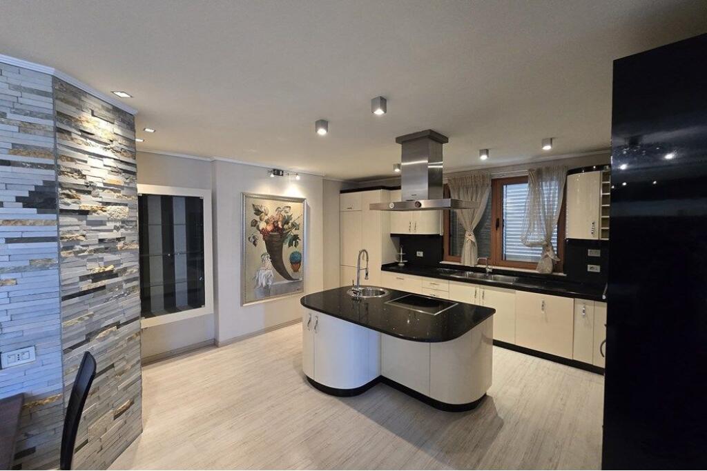 Appartamento 3+1+2 in vendita Astir !