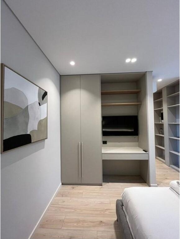 TRE APARTAMENTE TË INVESTUARA PER SHITJE , SELVIA