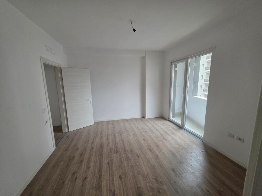 Laprak Kupola Shitet Apartament 2+1+2