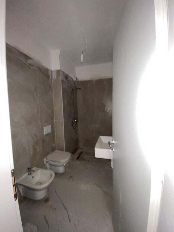 Univers City , Shitet 2+1+2wc i perfunduar