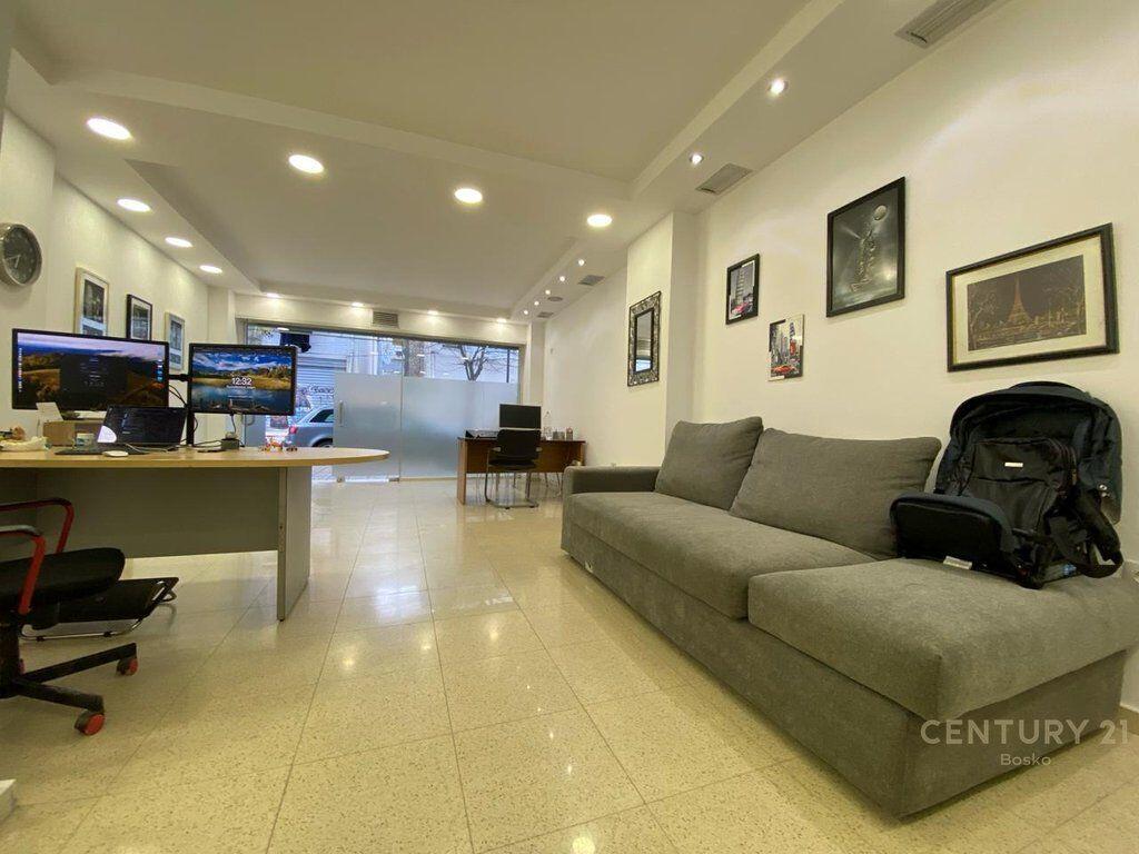 Ambjent Komercial me qera tek Fakulteti i Shkencave