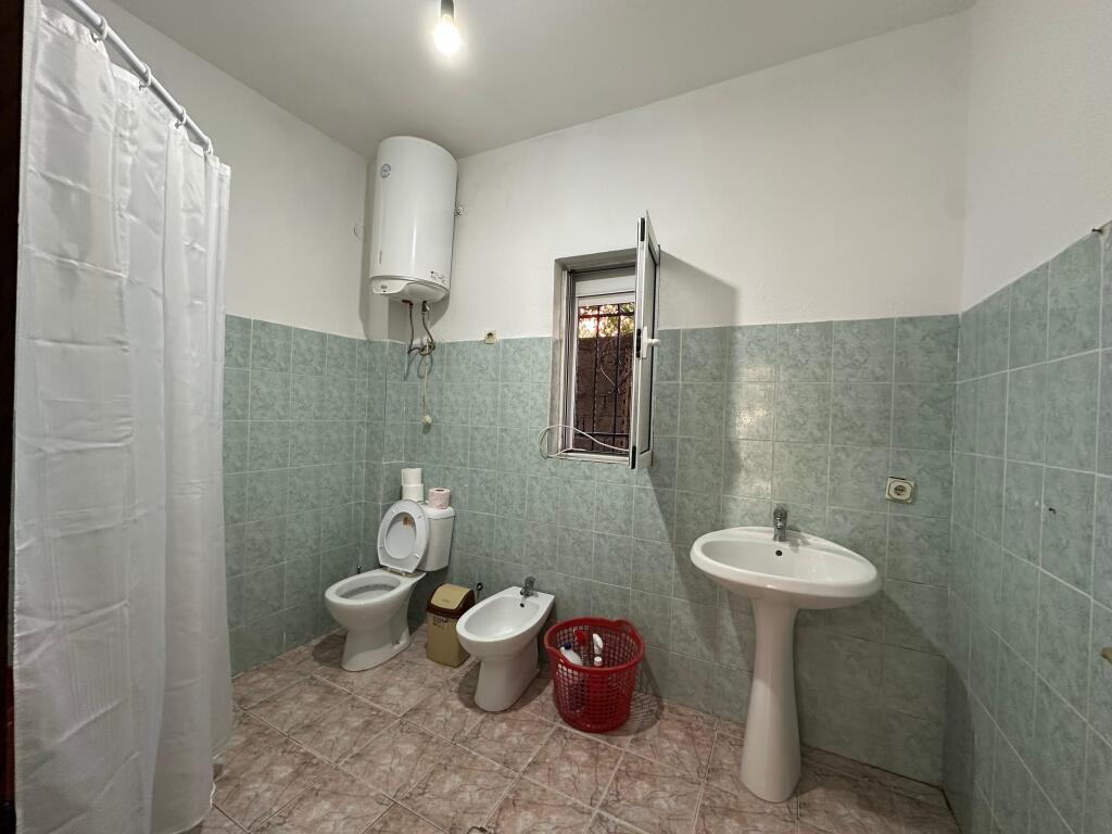 APARTAMENT 2+1+2 POSTE PARKIMI PER QIRA