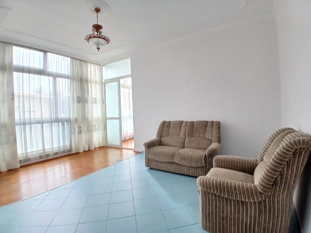 Jepet Me Qera Apartament 2+1+2 Tualete +1 Ballkon