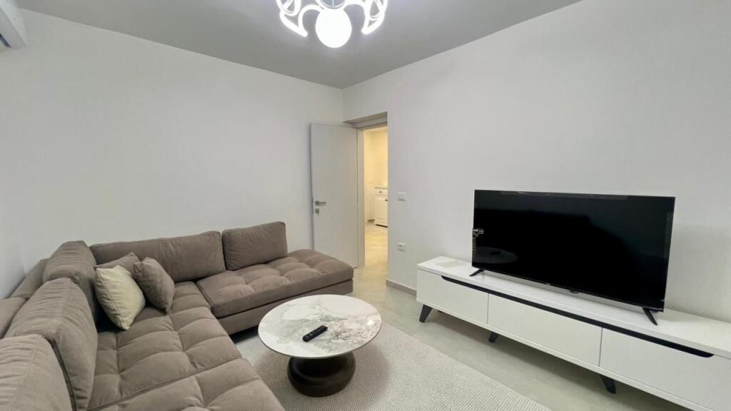 Me Qera : 2+1📍Selvi(Shkolla Servete Maci) - 65,000 Lek - S.72m² - 100% e Re e Sapo Investuar✨ || Dy hapa Larg nga Qendra