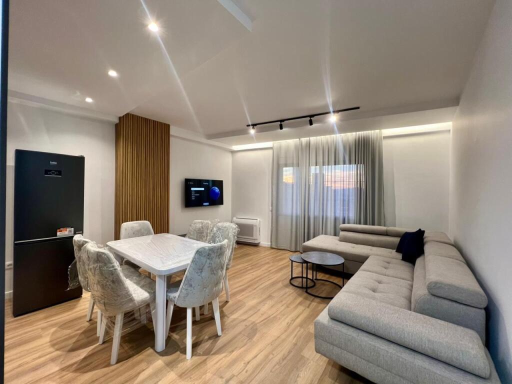 For Rent Apartment 3+1+2 Bathrooms, “Pazari i Ri”, Tirana