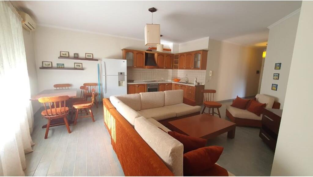 Apartament 1+1 ne shitje!