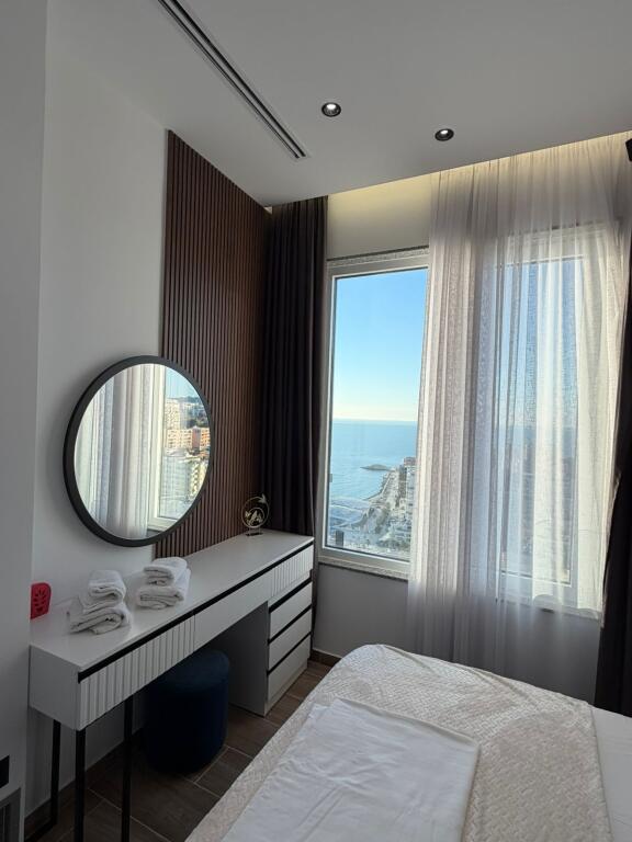 Jepet me qira apartament 1+1 ne vollga te 27-kateshi