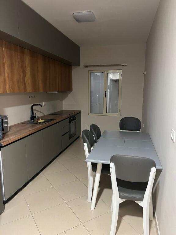 APARTAMENT ME QERA 2+1+2
