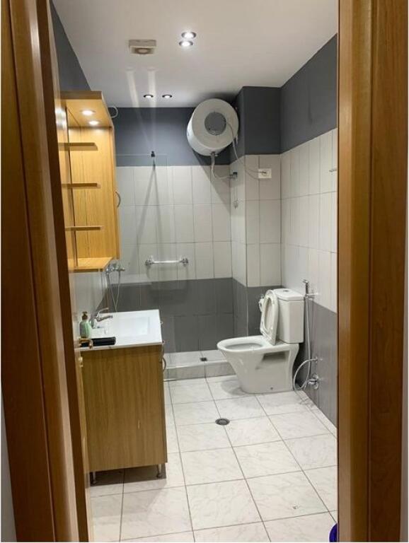 APARTAMENT 2+1 NE SHITJE TEK LIQENI I THATE