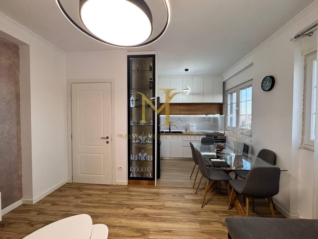 Jepet me qera 2+1+2 banjo, ne Plazh (Ura e Dajlanit)
