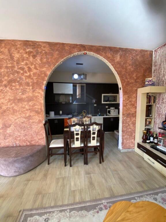 Apartament 2+1 Per Qira ne Ish Kenet Durres.