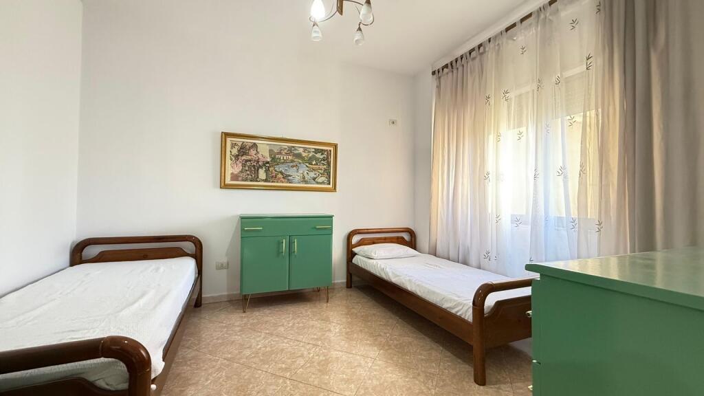 Super ap 2+1 tek komuna parisit ( rruga asan alla )