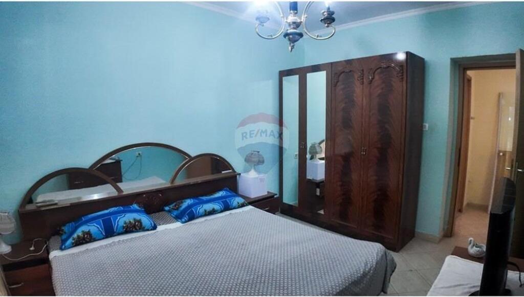 Apartament per qera 3+1+2 tek Petro Nini