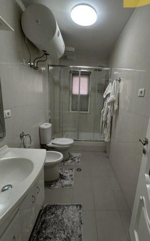Shitet, Apartament 2+1,Sheshi Willson, Tirane.