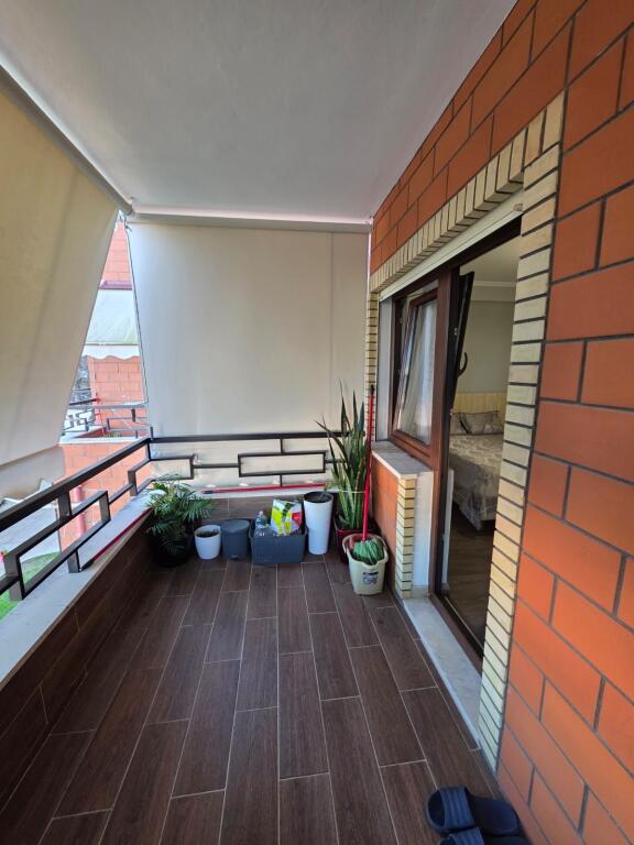 Shitet apartament 2+1