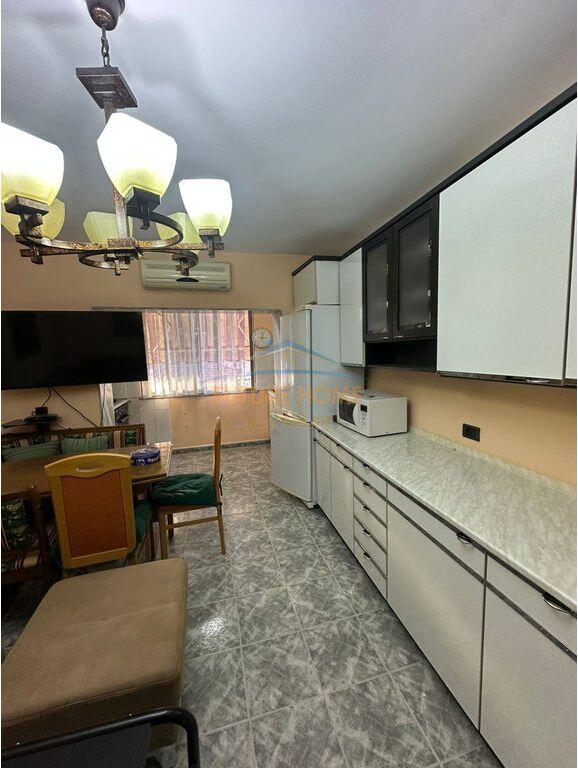Qera, Apartament 2+1, Shkolla e Kuqe, Tirane.
