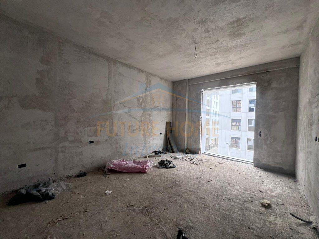Shitet, Apartament 2+1+2, Rezidenca Porcelan 3, Tiranë.