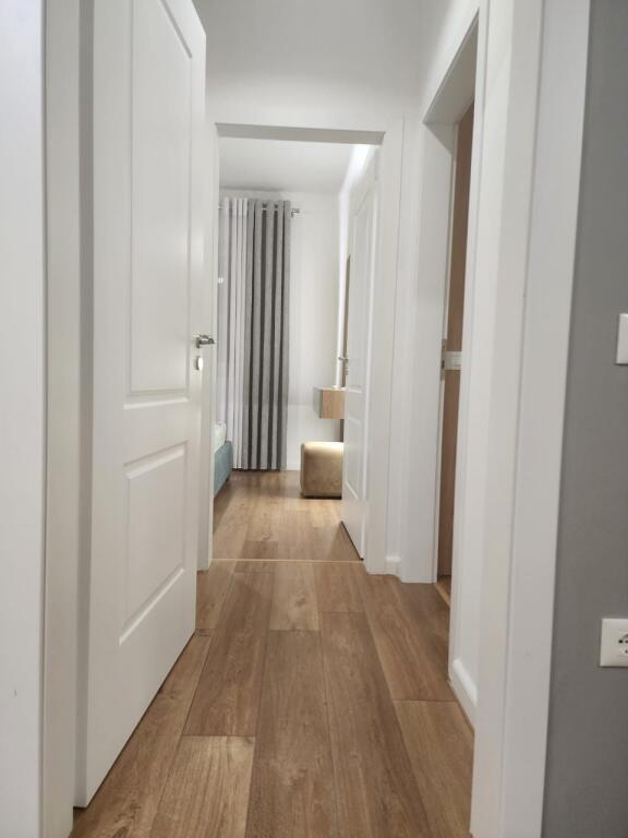 In affitto 2+1+1 VILLA L 2 ASTIR 600 mila lek