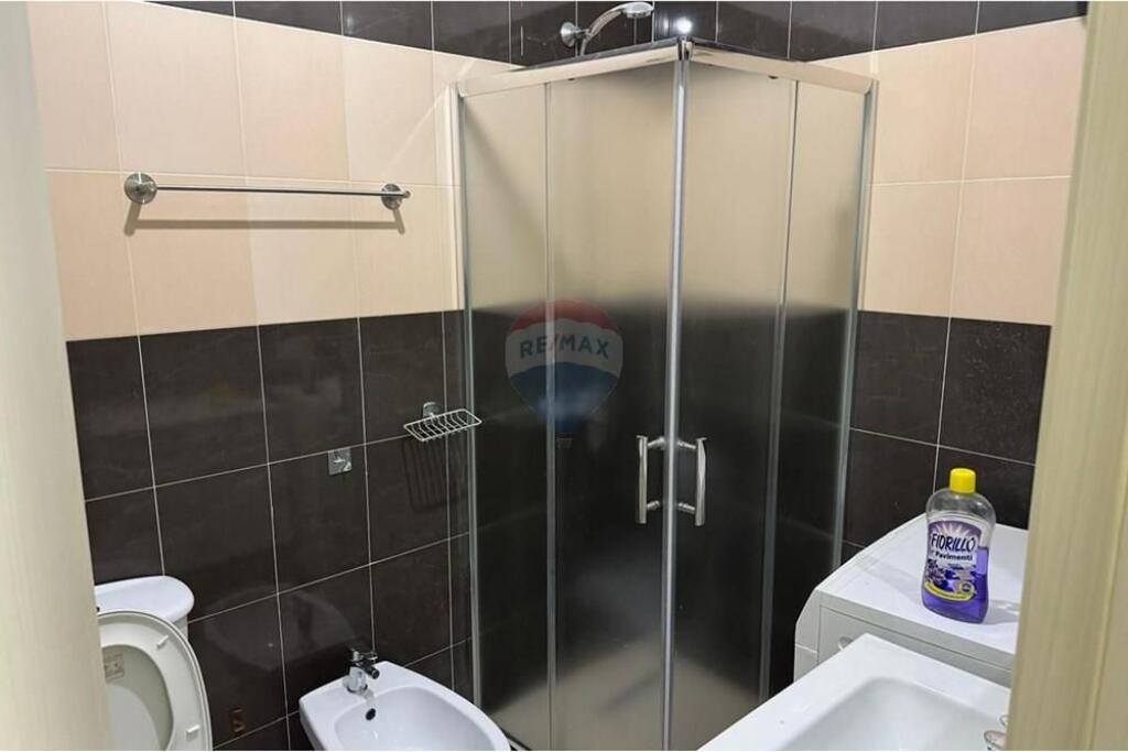 Apartament per qera 1+1 tek Rruga Albanopoli