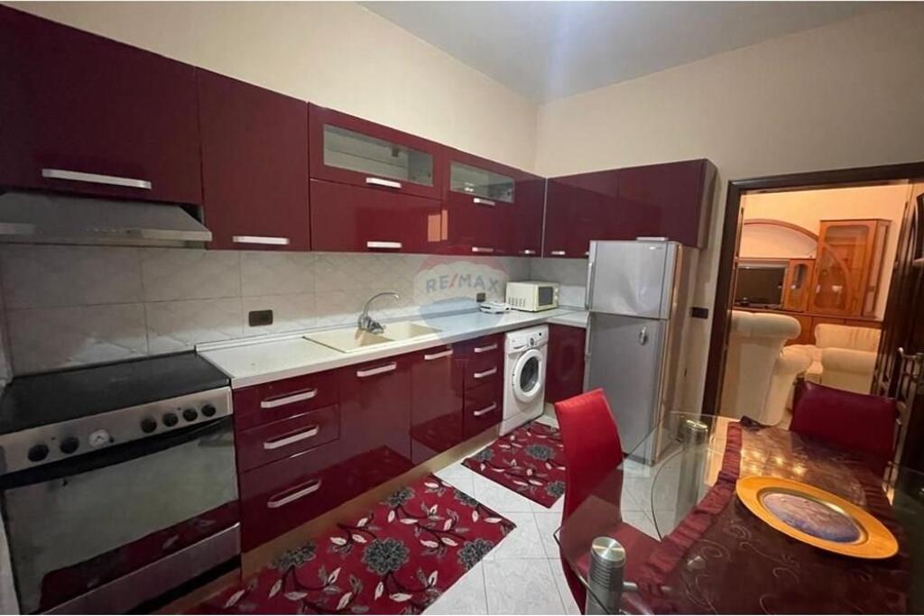 Apartament per qera 2+1 tek Rruga Sadik Petrela