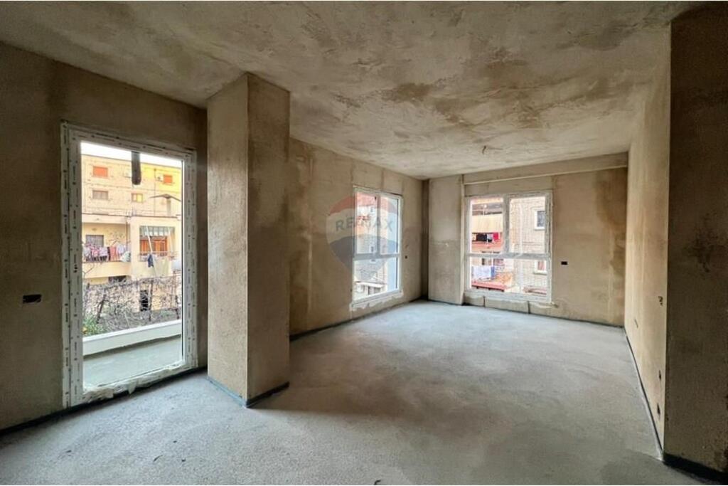 Shitet Apartament 2+1 ne Ali Dem!