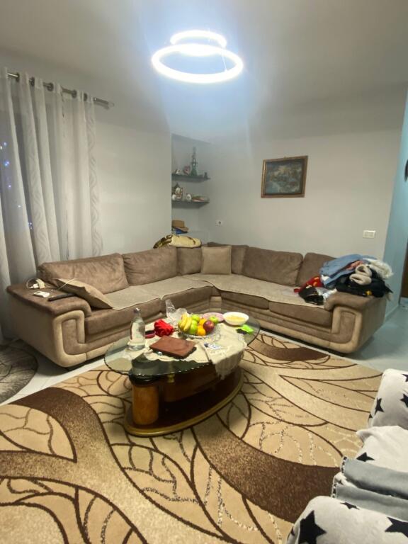 Jepet Me Qera Apartament 2+1+1 Ballkon