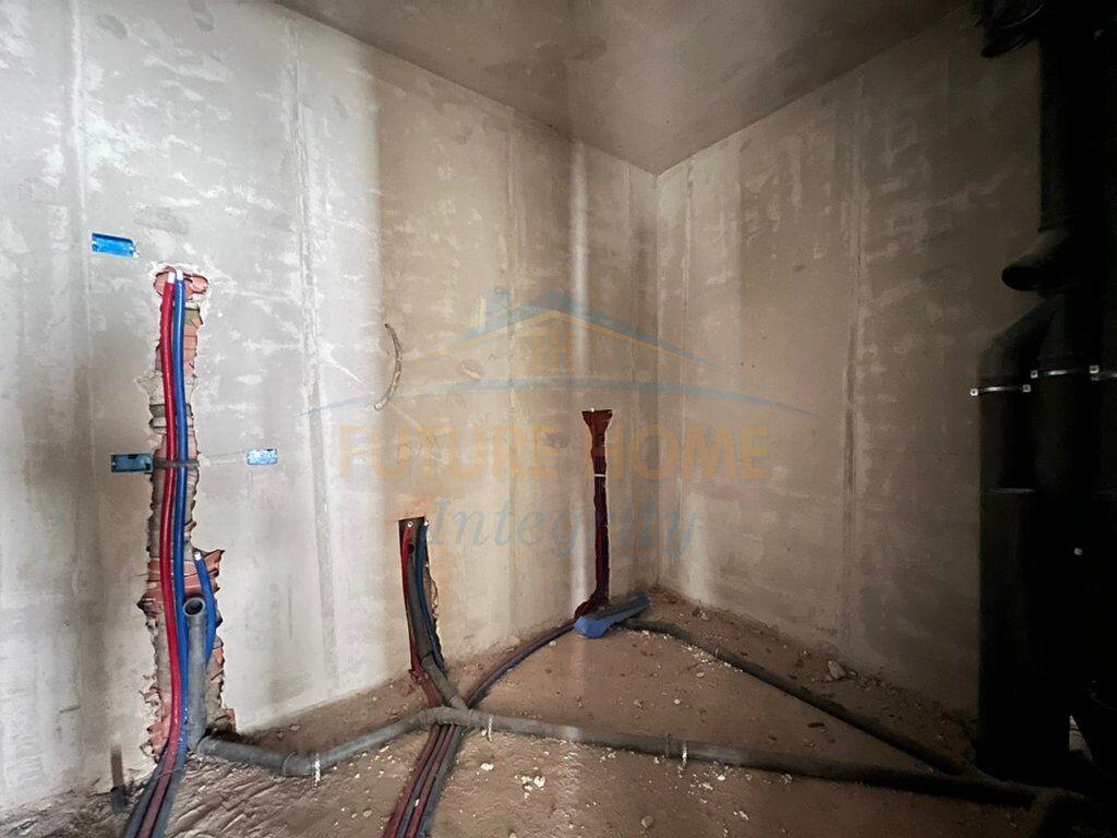 Shitet, Apartament 2+1+2, Rezidenca Porcelan 3, Tiranë.