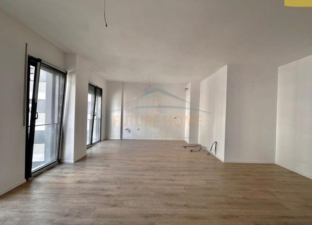 Shitet,Apartament 2+1+2,Parallel Living, Don Bosko