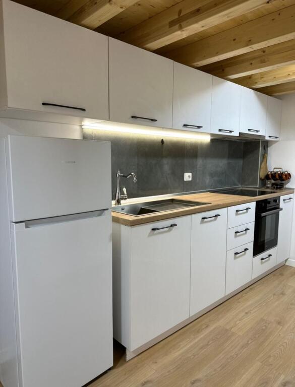 APARTAMENT ME QERA 1+1 RRUGA E DURRESIT 700 EURO