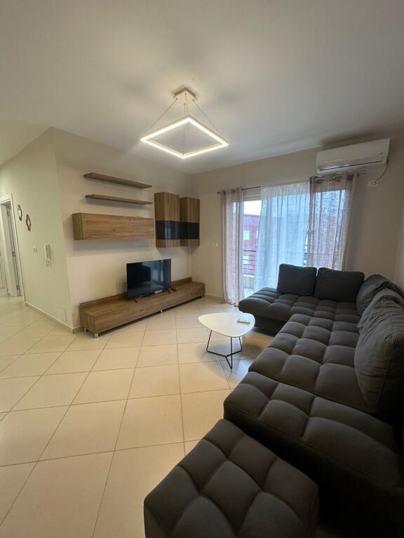 Apartment 2+1, Don Bosko!