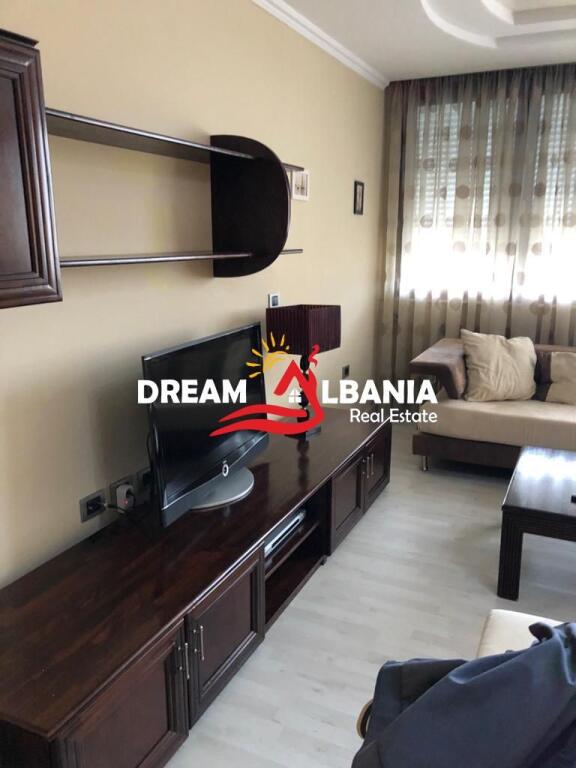 Apartament 3+1 me qera ne zonen e Bllokut prane Fakultetit Juridik ne Tirane (ID 4231317)