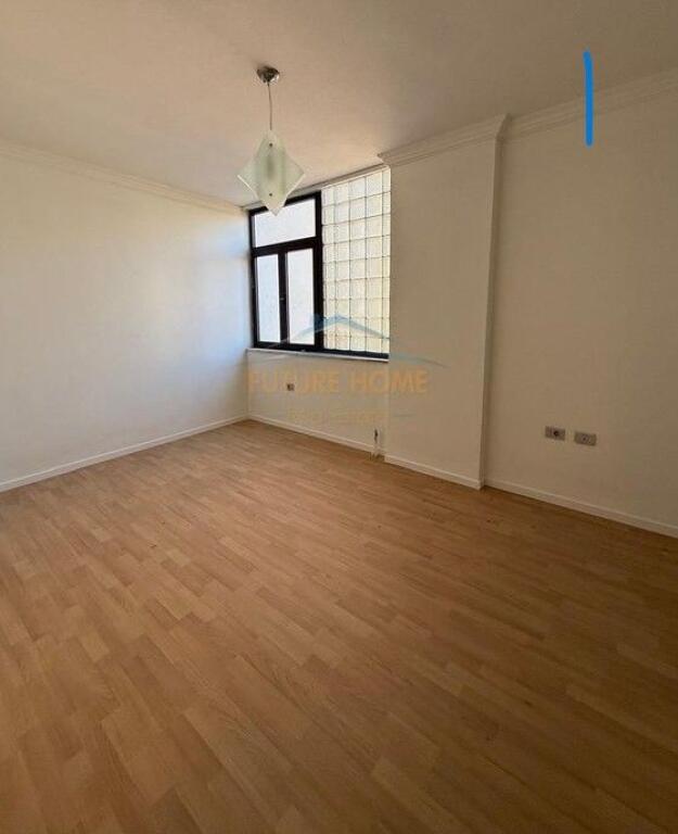 Shitet, Apartament 2+1, Rruga e Dibres, Tirane