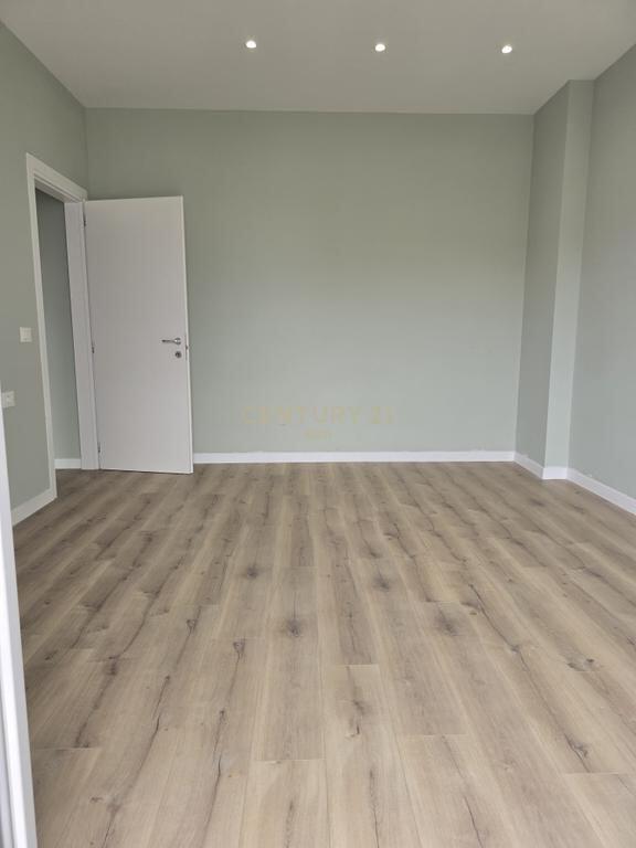 SHITET APARTAMENT 2+1 ME VERANDE NE DURRES ! 130,000 € Sip. Totale  106m2