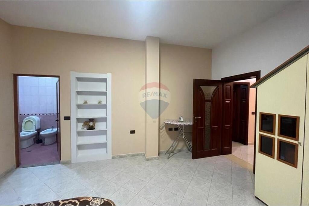 Apartament per qera 2+1 tek Rruga Sadik Petrela