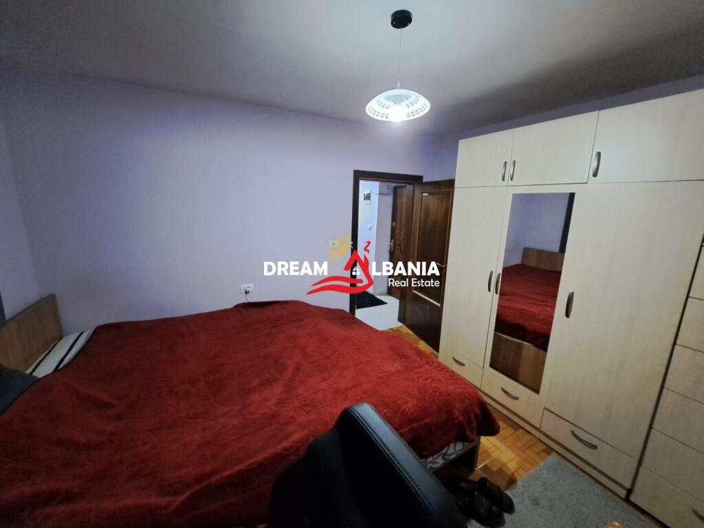 Shiten 2 Apartamente (2+1 dhe 1+1) tek Komuna e Parisit, prane Zgara Dragon ne Tirane (ID 4129553)