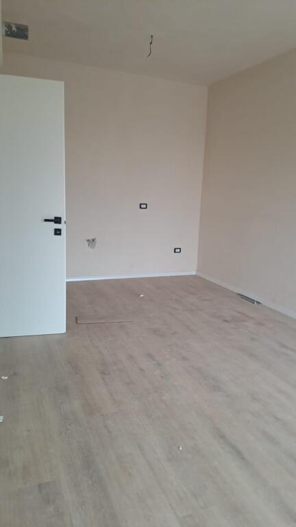 🏢 BUSINESS PREMISES FOR RENT – AVIATION FIELD