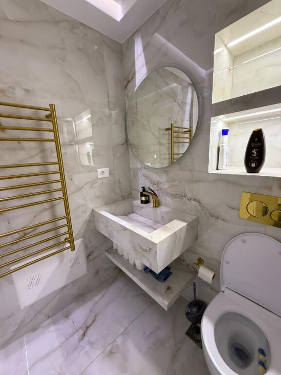 🏠 Jepet me qira apartament 1+1