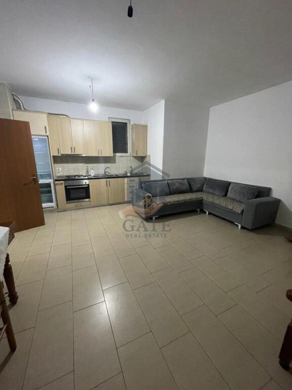 🏖️ Jepet me Qira 1+1 në Rrotën e Kuqe, Durrës