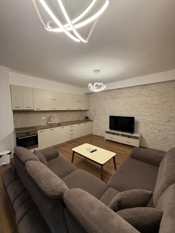 Shitet apartament  2+1,ne zonen e Shkozes prane Elite Palase.