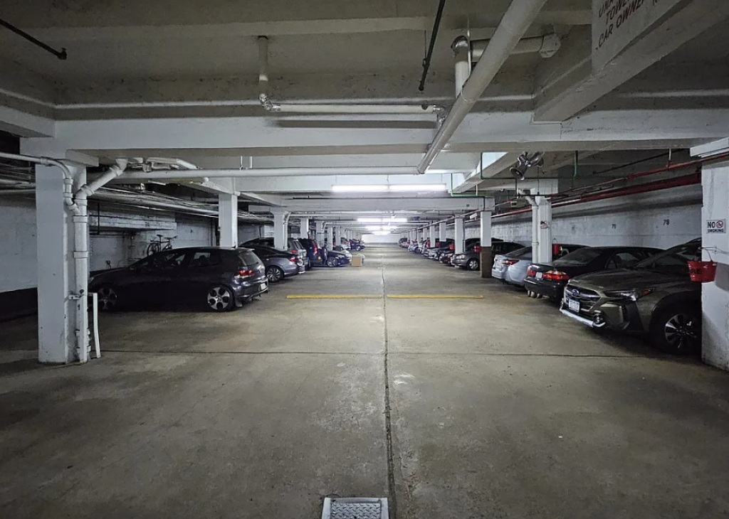 4 POSTE PARKIMI ME QERA RRUGA E KOSOVAREVE 70.000 LEKE