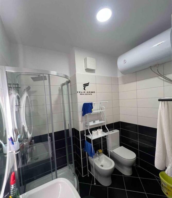 SHITET APARTAMENT 2+1 RRUGA KONFERENCA E PEZES 175.000 EURO