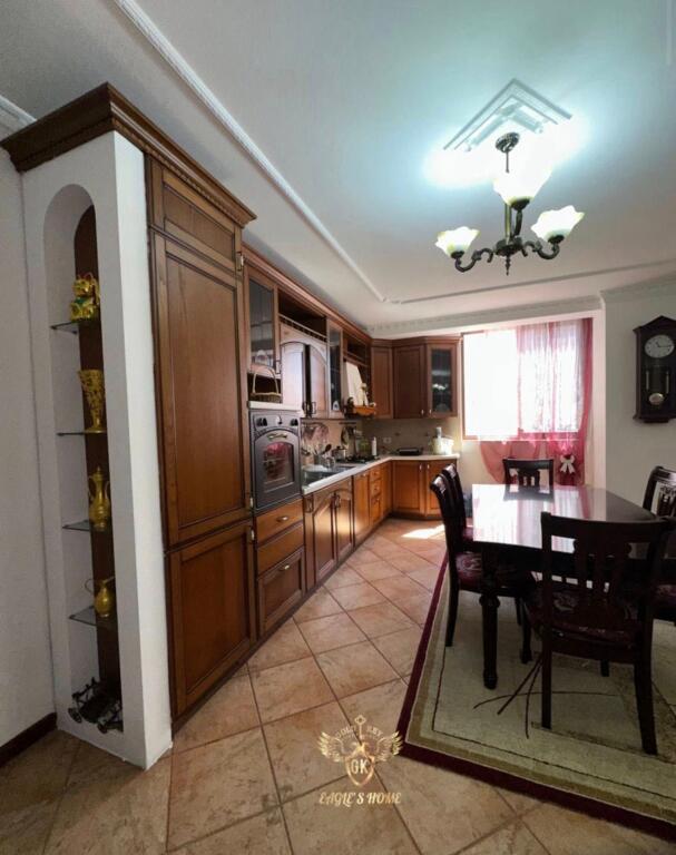 SHITET APARTAMENTI  • 3+1+2 + 2 Ballkone 📍 Adresa: Vollga,Mema House • Sipërfaqja: 154 m²