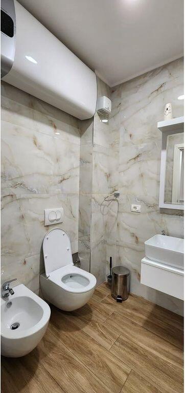 JEPET ME QERA APARTAMENT 1+1 PRANE QENDRES, DURRES !