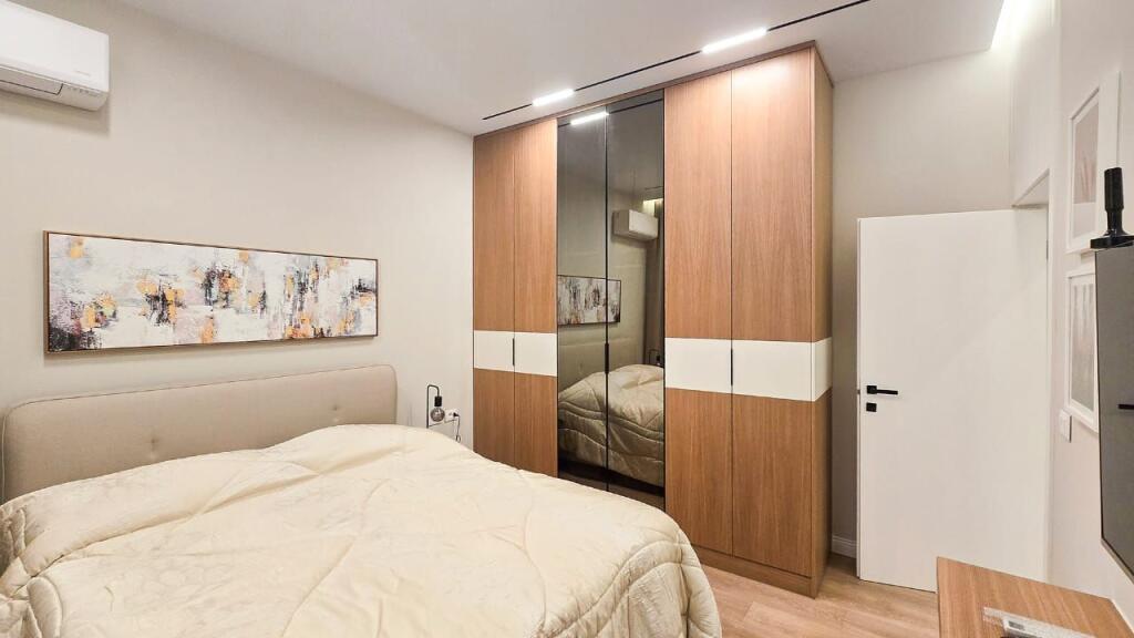 Apartament 1+1 per Qira! Adresa Rruga e Barrikadave