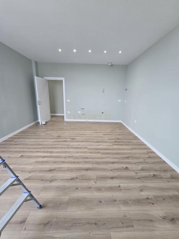 SHITET APARTAMENT 2+1 ME VERANDE NE DURRES ! 130,000 € Sip. Totale  106m2