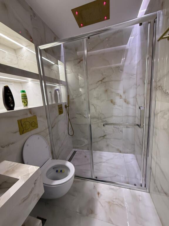 🏠 Jepet me qira apartament 1+1