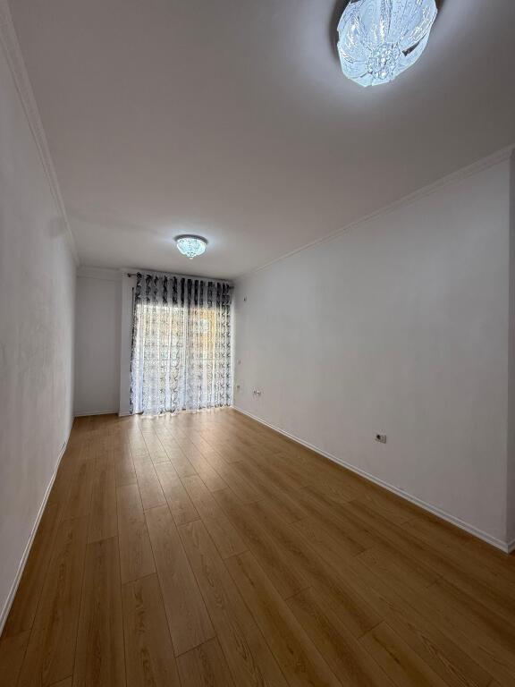 🏘️Shitet Apartament 2+1+bllk 📍Fresk, Rruga e Thesarit 📐Sip. Totale 74.8m2💶 Çmimi : 112.000€ 🏢Kati i 3, me ashensor 📄Me Hipoteke